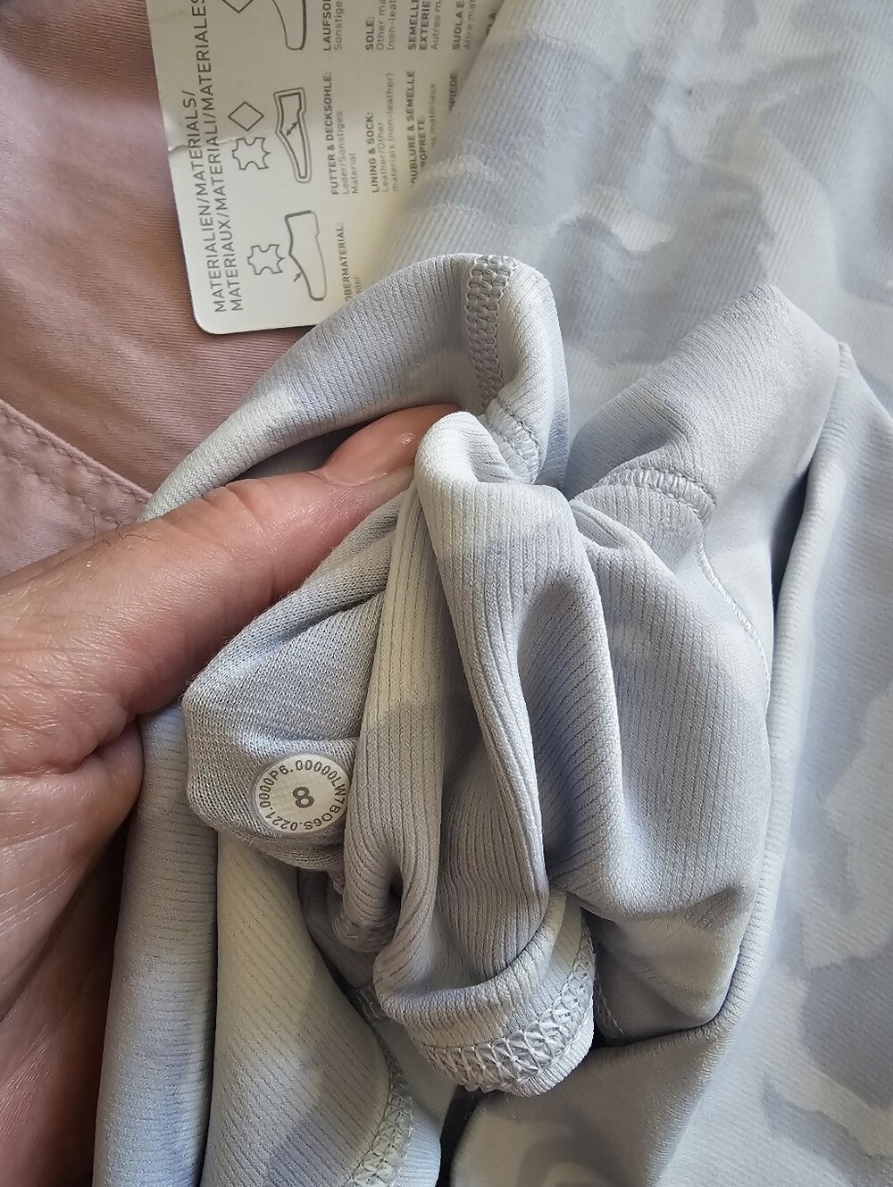 Lululemon - Picture 4 of 10